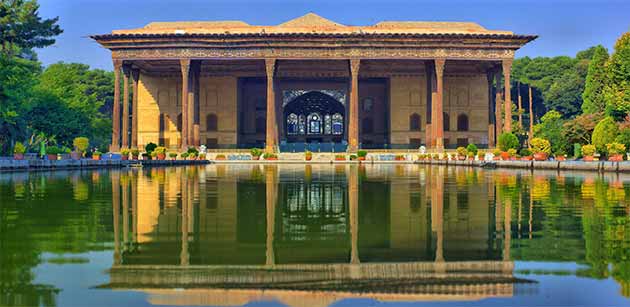 dreamy palace of isfahan
